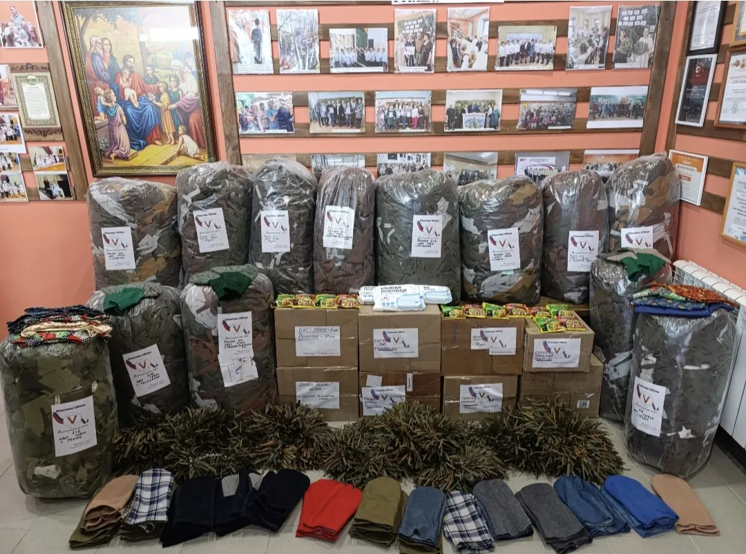 Успешно провели внеплановую экскурсию для школьников, от сел поступили сети, белье, носки со сладостями, от горожан — взносы и банки, получено сетевое полотно.