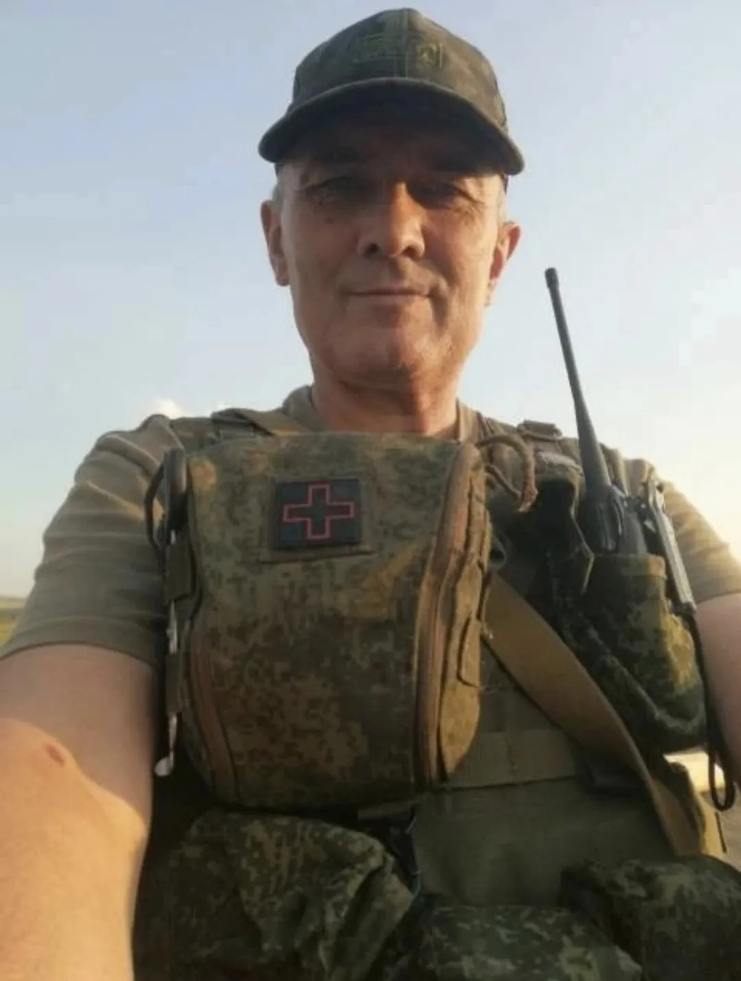 Коллектив присутствовал на панихиде по погибшему добровольцу, принял сеть от Лесниковского поселения, провёл уроки патриотизма.