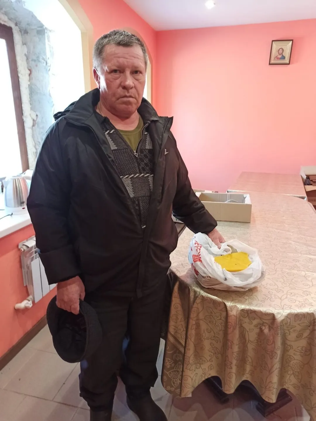 Итоги недели: привезен воск, изготовлено 297 свечей и 5 сетей, на пожертвования куплен парафин.
