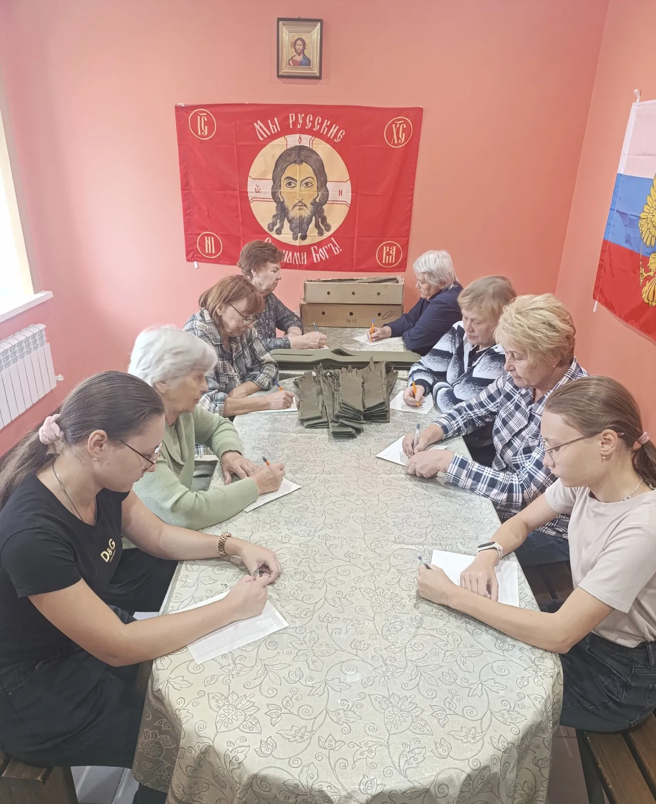 Семья из Татарстана, клуб «Гармония», анонимный и QR-взносы, печенье для детей, ленты, жестяные банки и акция «Письмо Солдату».