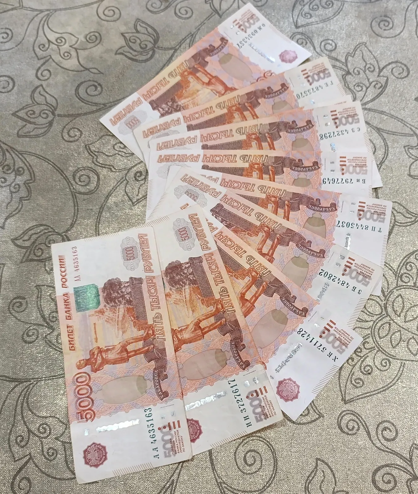 Крупное пожертвование 50 тысяч рублей от семьи Чашниковых из Нижнего Новгорора, передача банок для свечей и новости о начале работы по плетению сетей в Обухово.