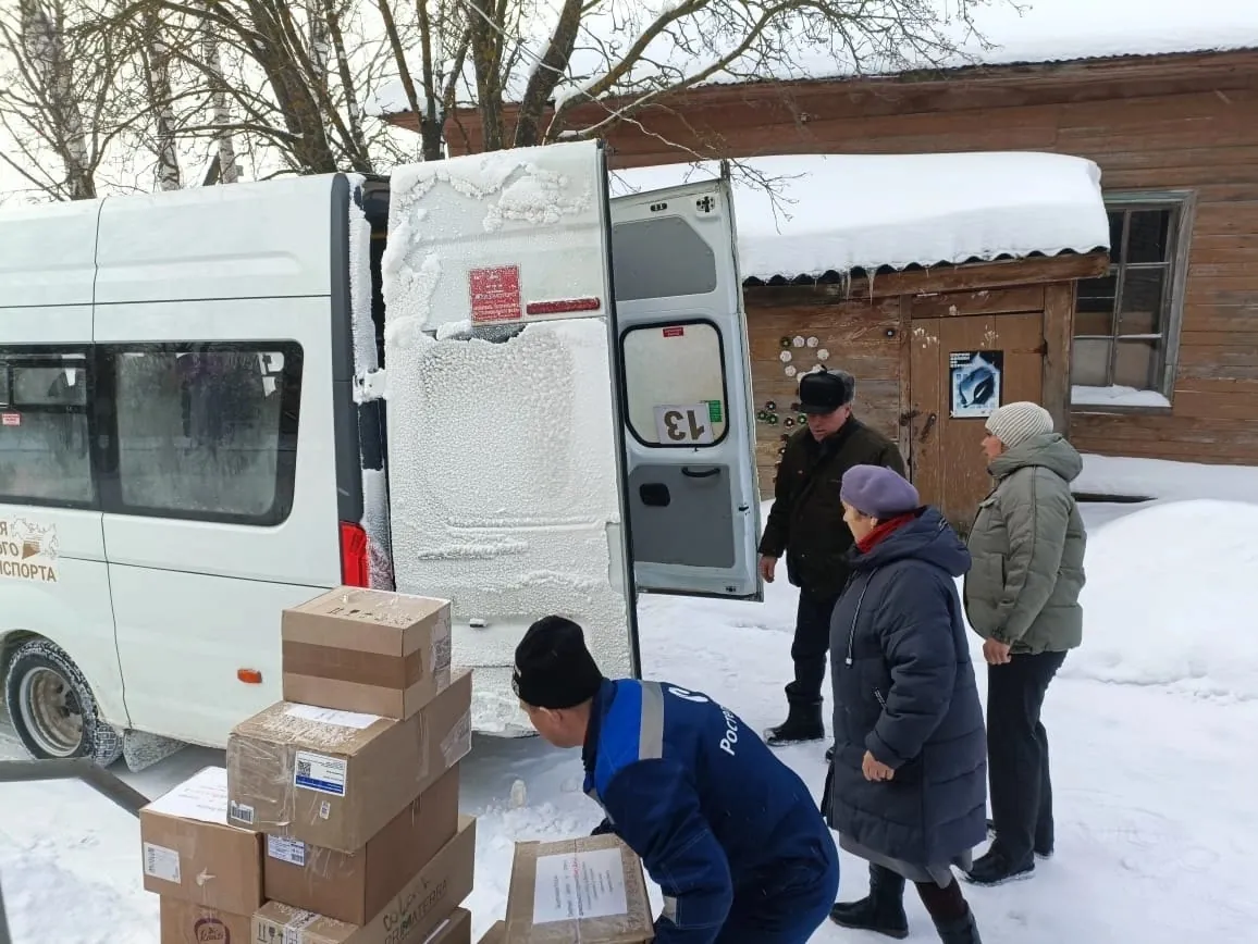 Активисты из сёл Муша, Челка, Грехово привезли 457 свечей, носки, обереги и медикаменты для отправки на фронт.