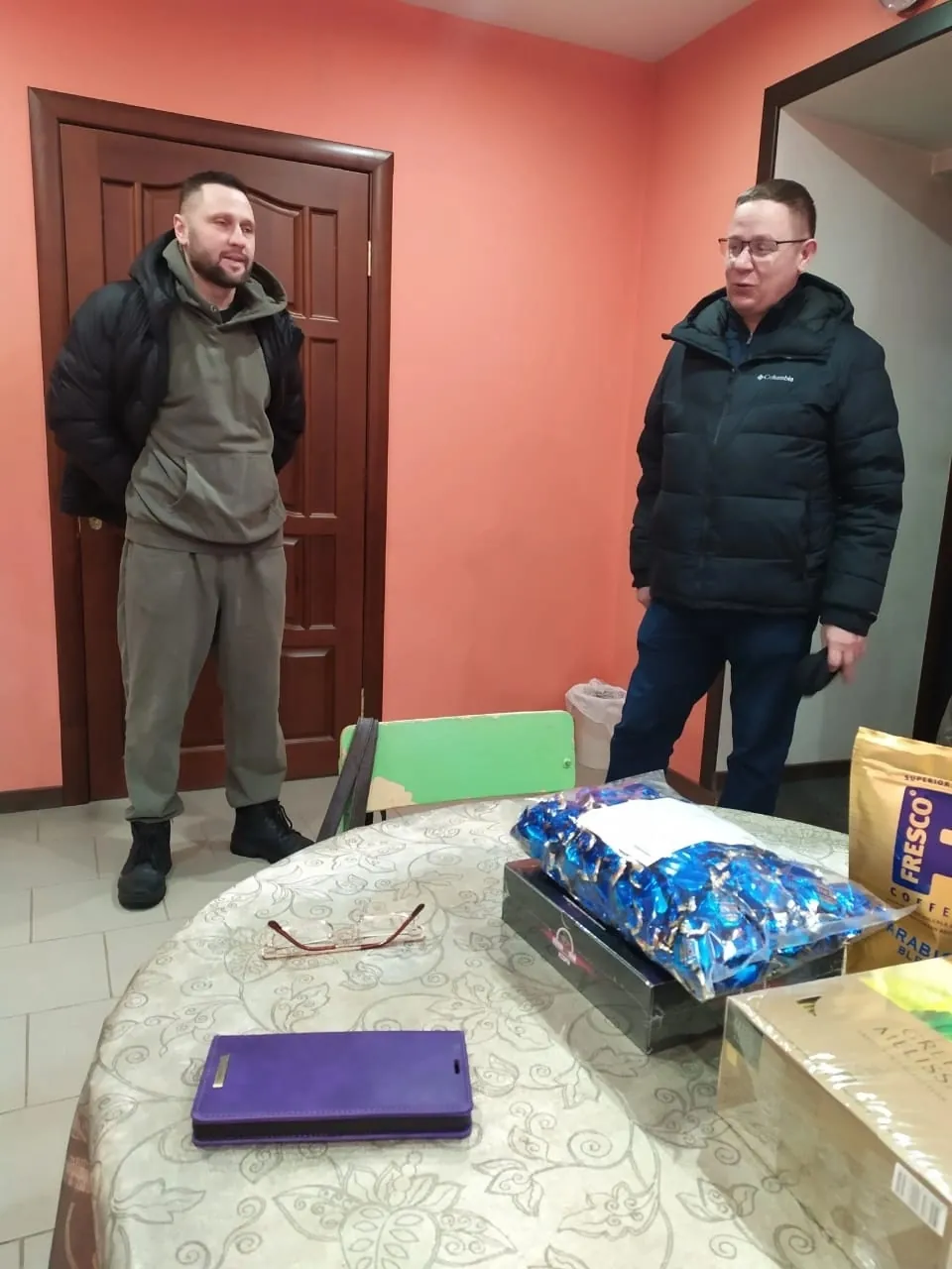 Рабочие будни в полную силу: поддержка от фабрики "Сладкая Слобода", парафин от Зубкова А.М. и взнос в 5000 рублей от Хохлова В.И.