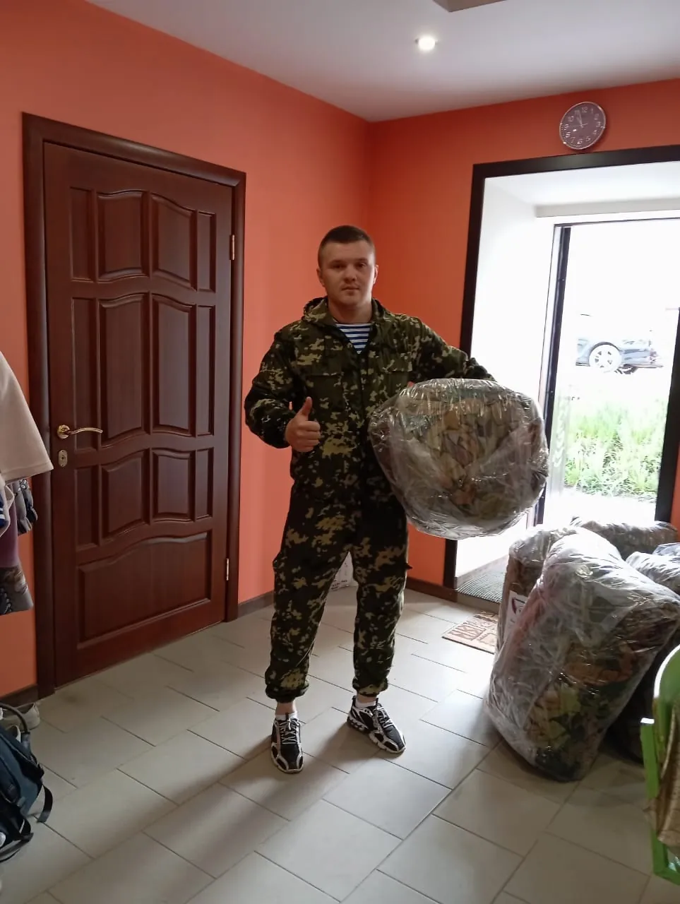 Выполнен срочный заказ на 10 сетей за 6 дней, начат новый, поступили взносы и сухарики.