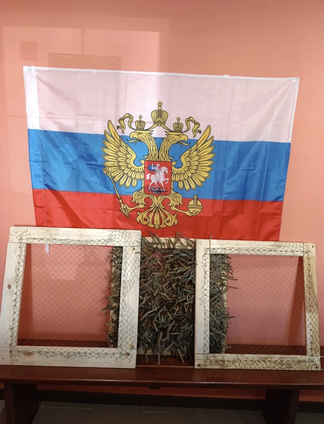 Освоено плетение нашлемников, получена пряжа, собрано 11 тыс. руб., открыт сбор на спанбонд.
