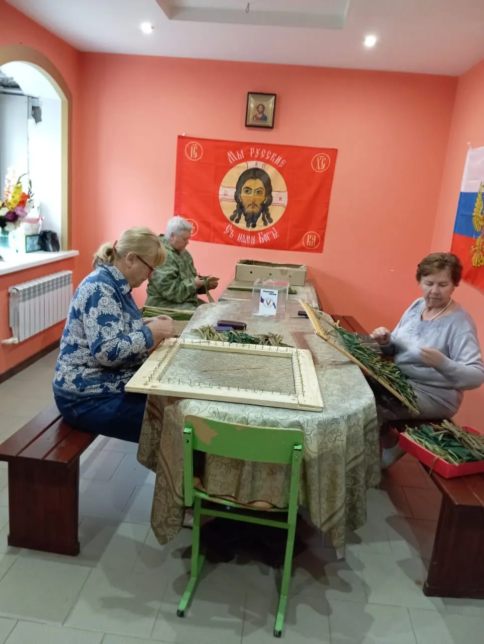 В субботу получили готовую сеть из Борка, письма для бойцов из Ильинска и материалы от постоянного помощника.
