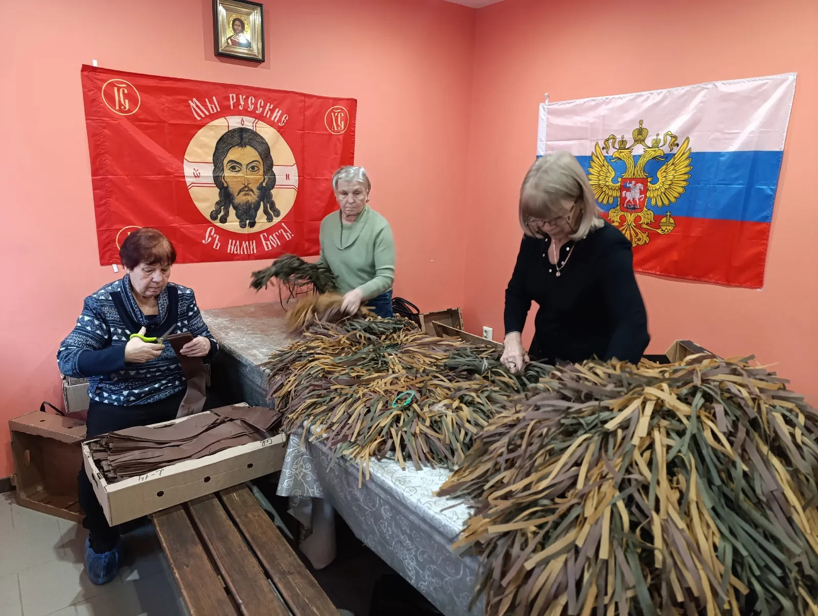 К выполнению заказа сетей присоединились волонтёры из Родыгино, в школу поступала помощь от жителей района и города.